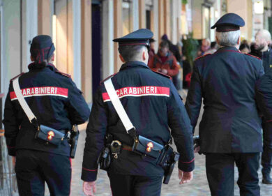 Roma, Ostia sorvegliata speciale: maxi blitz dei carabinieri contro il crimine. Sette arresti
