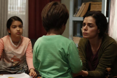 La forza di una donna anticipazioni puntata di oggi  10 ottobre 2025: Arif è scomparso, sangue al bar. Che fine ha fatto?