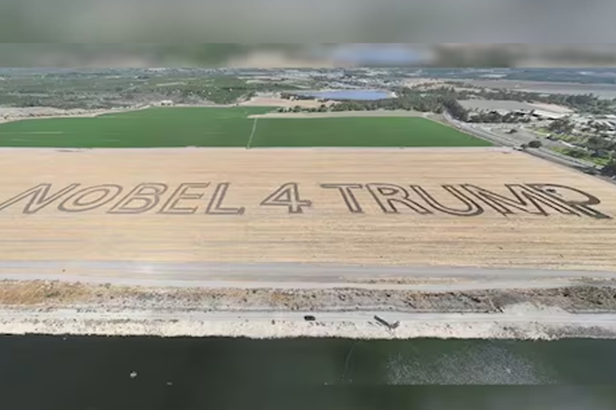 Un contadino israeliano scrive nel suo campo “Nobel per Trump”. VIDEO Un contadino israeliano scrive nel suo campo “Nobel per Trump”. VIDEO