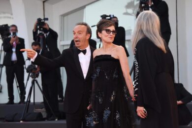 Roberto Benigni e la moglie Nicoletta Braschi, la vita è meno bella: crollano gli utili della coppia d’oro del cinema italiano