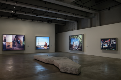 Intesa Sanpaolo, le Gallerie d’Italia di Torino ospitano la mostra “Jeff Wall. Photographs”