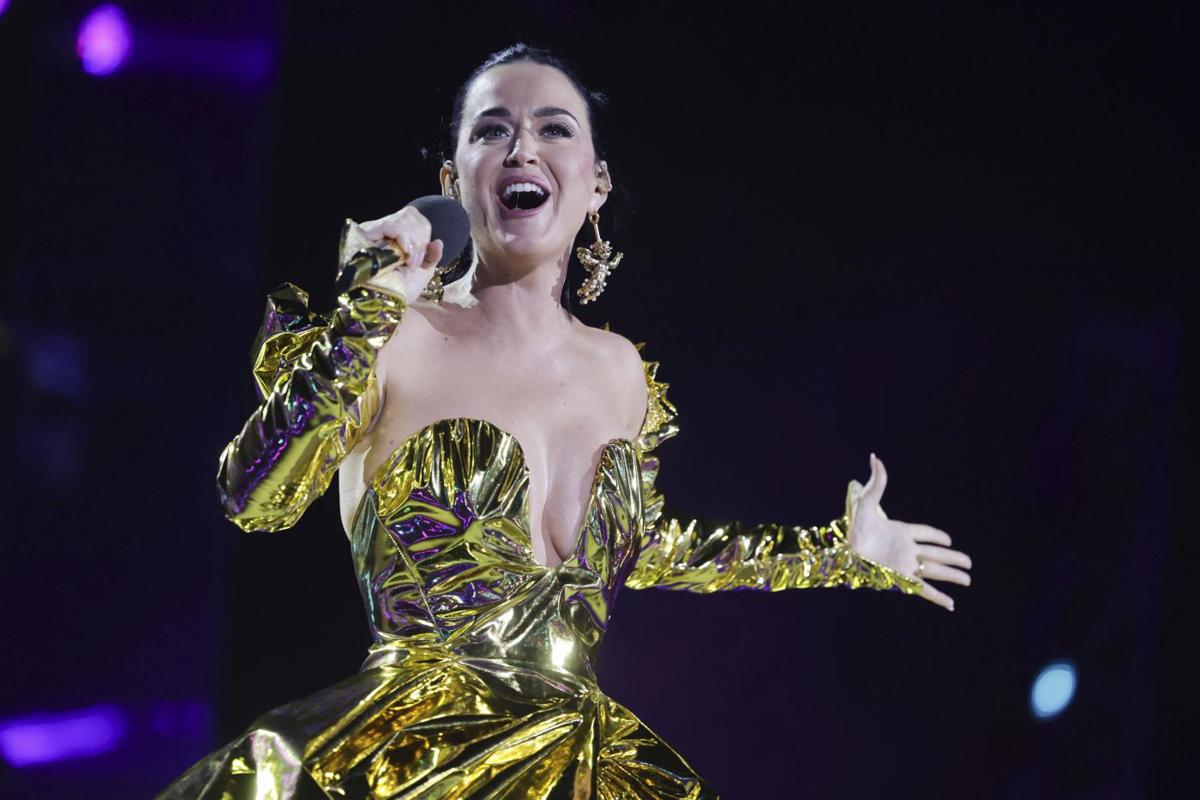 Katy Perry, da popstar a première dame: baci e abbracci con l’ex presidente canadese Justin Trudeau Katy Perry, da popstar a première dame: baci e abbracci con l’ex presidente canadese Justin Trudeau