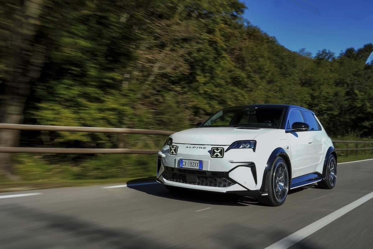 Alpine A290: elettrica da 220 CV, hot hatch da 0-100 in 6,4 s