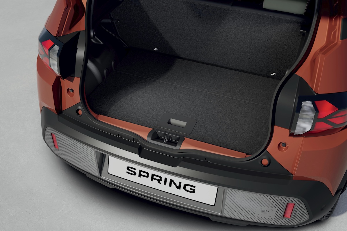 Nuova Dacia Spring: motori 70 e 100 CV, autonomia 225 km WLTP Nuova Dacia Spring: motori 70 e 100 CV, autonomia 225 km WLTP