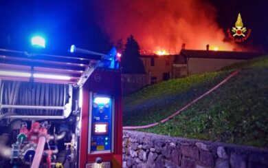 Un incendio ha devastato il monastero dove fece la comunione Carlo Acutis
