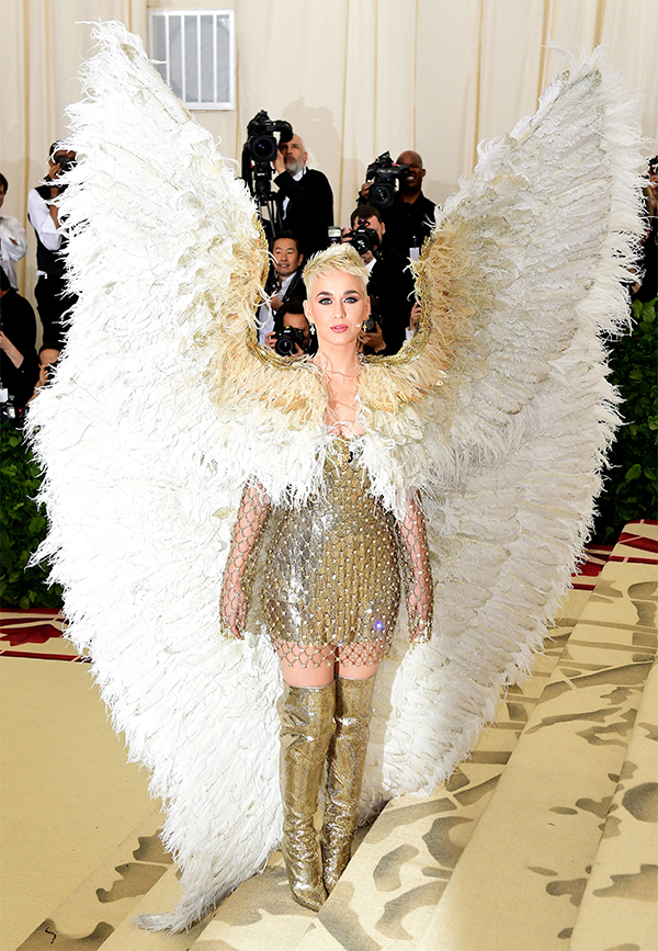 Katy Perry, da popstar a première dame: baci e abbracci con l’ex presidente canadese Justin Trudeau Katy Perry, da popstar a première dame: baci e abbracci con l’ex presidente canadese Justin Trudeau