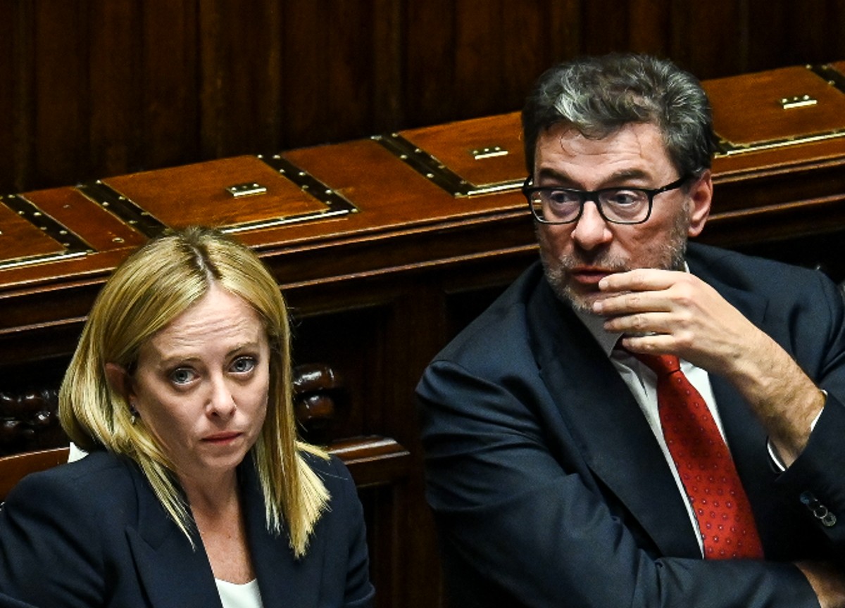 Manovra, dalle banche (circa) due miliardi. Altre risorse dalle assicurazioni. Meloni non vuole “guerre” e lavora al compromesso. Le ipotesi in campo Manovra, dalle banche (circa) due miliardi. Altre risorse dalle assicurazioni. Meloni non vuole “guerre” e lavora al compromesso. Le ipotesi in campo