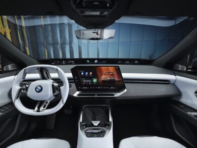 BMW iX3: debutta il Panoramic iDrive, nuovo piacere di guida