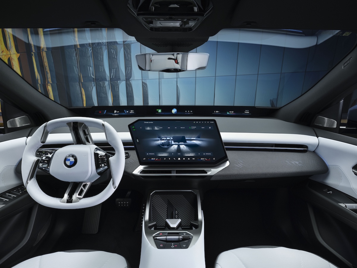 BMW iX3: debutta il Panoramic iDrive, nuovo piacere di guida