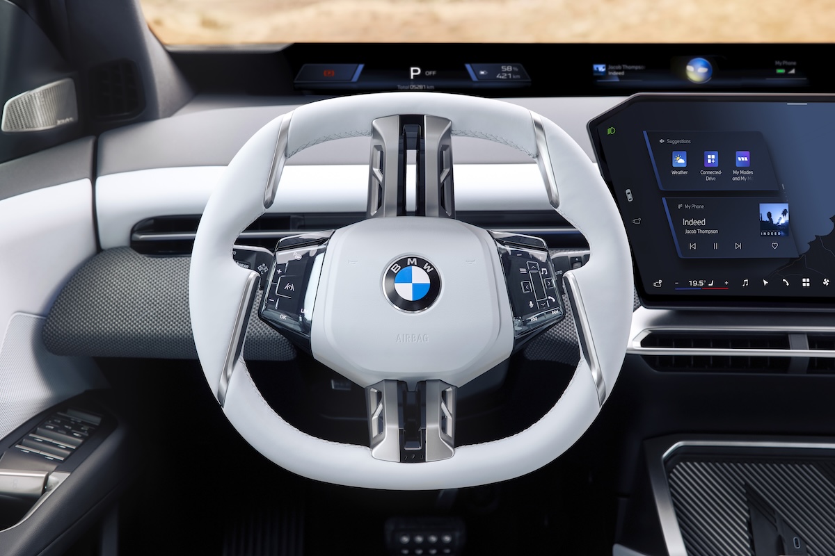 BMW iX3: debutta il Panoramic iDrive, nuovo piacere di guida