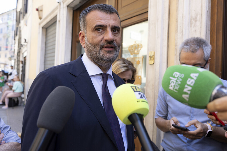 Decaro: ‘Nazionalizzare l’ex-Ilva e farsi carico della decarbonizzazione’