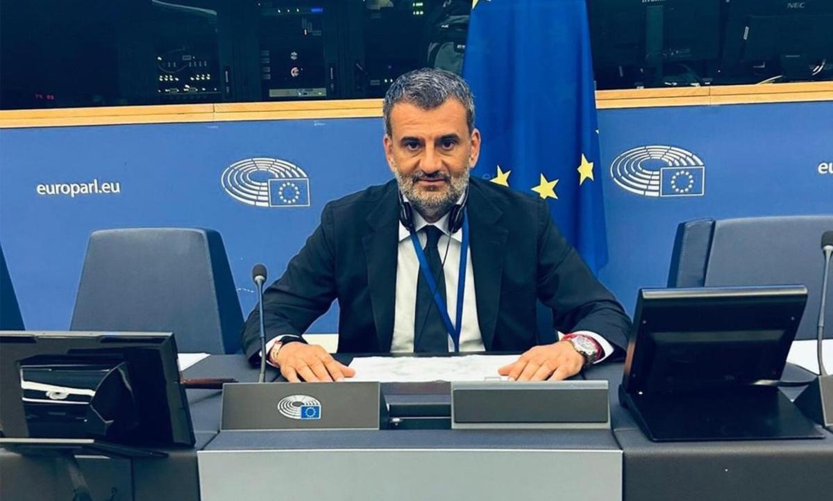 Decaro: ‘Nazionalizzare l’ex-Ilva e farsi carico della decarbonizzazione’