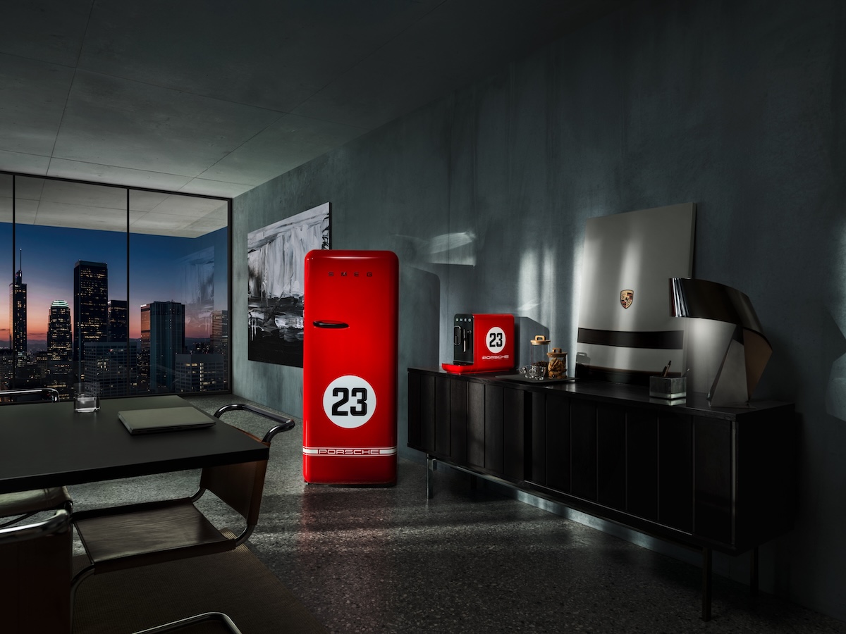 Porsche x Smeg: la capsule che unisce motorsport e design Porsche x Smeg: la capsule che unisce motorsport e design