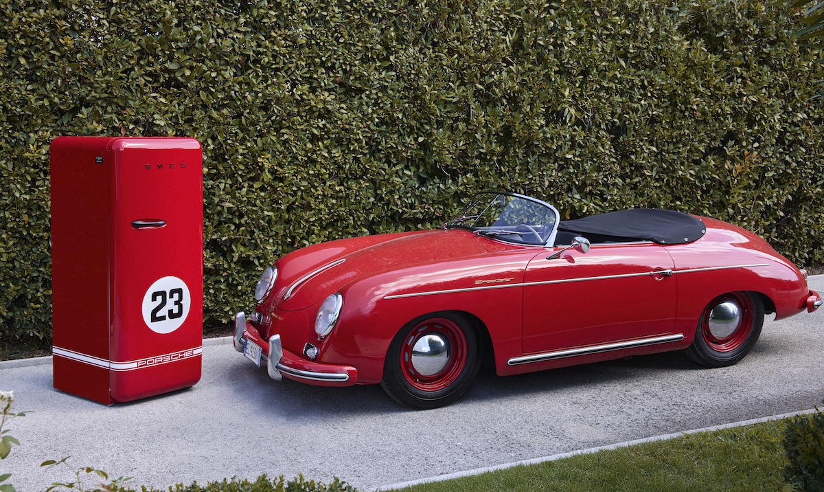 Porsche x Smeg: la capsule che unisce motorsport e design Porsche x Smeg: la capsule che unisce motorsport e design