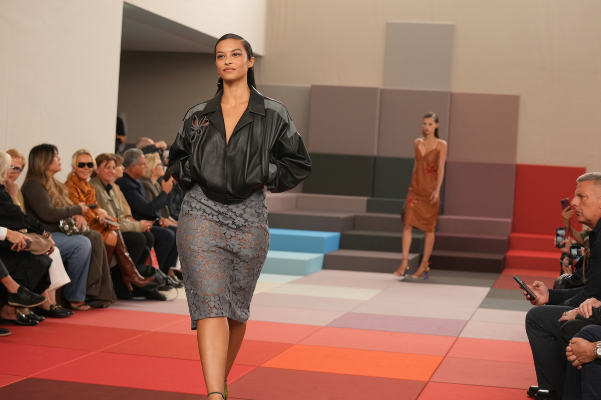 Brand o brand…elli/ Dalla bottega romana all’Olimpo della moda: la storia di Fendi, il marchio tornato sotto la direzione creativa di Maria Grazia Chiuri Brand o brand…elli/ Dalla bottega romana all’Olimpo della moda: la storia di Fendi, il marchio tornato sotto la direzione creativa di Maria Grazia Chiuri