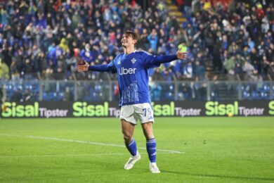 Como, colpo di scena. Nico Paz fa “impazzire” la Juve e la manda a casa 2 a 0. Bianconeri raggiunti in classifica