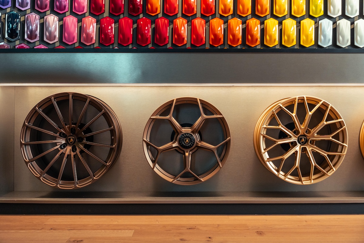 Lamborghini Ad Personam: colori e storie che diventano mito