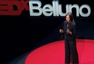 TEDxBelluno 2025, Lorenza Pigozzi (Fincantieri) porta sul palco “Guerra cognitiva e difesa delle narrazioni”