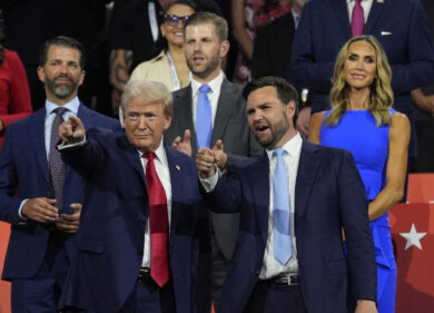 Gaza, Trump: “Il cessate il fuoco è ancora in vigore”. Ma Vance si fa sfuggire: “Possibili alti e bassi nella tregua”