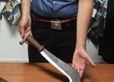 Milano, lite a colpi di machete: un 19enne arrestato per tentato omicidio