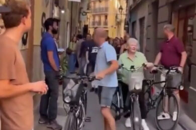 Valencia, rissa tra spagnoli e turisti olandesi: “Fuera, tornate a casa!”