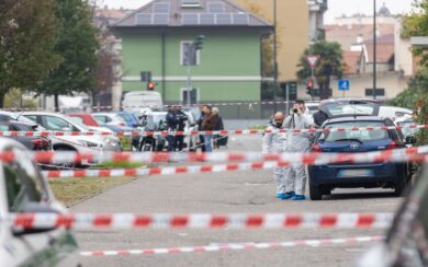 Milano, ancora un femminicidio: è morta in serata la donna accoltellata dall’ex marito. La confessione: “Sono un assassino e un fallito”