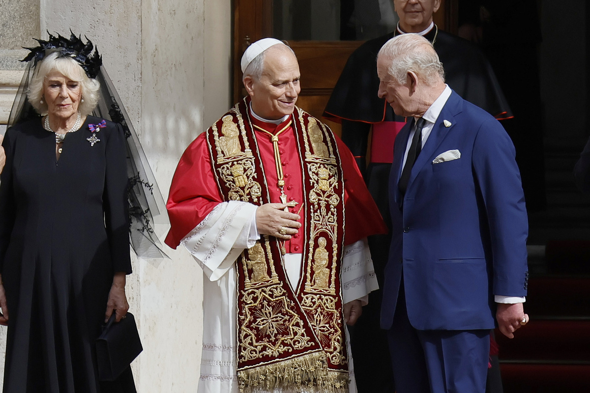 Roma, i reali britannici da Leone XIV. Carlo il primo re a pregare con un Papa dopo 500 anni Roma, i reali britannici da Leone XIV. Carlo il primo re a pregare con un Papa dopo 500 anni