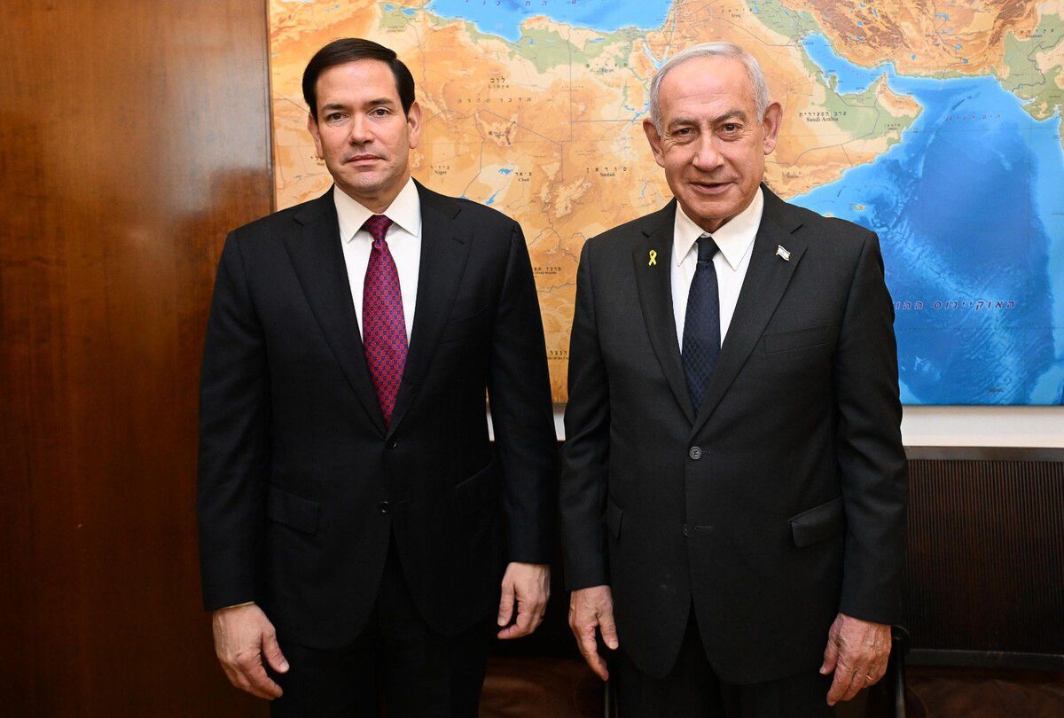 Gaza, Vance lascia Israele e promette: “La Cisgiordania non verrà annessa”. Trump: “Netanyahu l’ho fermato io, avrebbe continuato” Gaza, Vance lascia Israele e promette: “La Cisgiordania non verrà annessa”. Trump: “Netanyahu l’ho fermato io, avrebbe continuato”