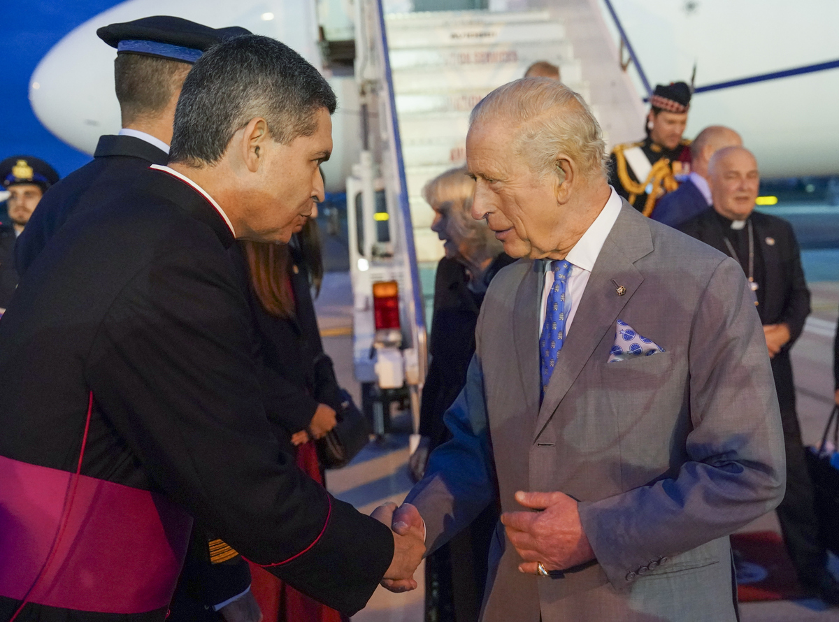 Roma, i reali britannici da Leone XIV. Carlo il primo re a pregare con un Papa dopo 500 anni Roma, i reali britannici da Leone XIV. Carlo il primo re a pregare con un Papa dopo 500 anni
