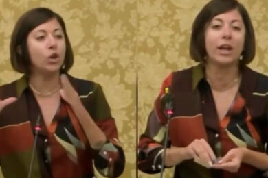 M5s, consigliera si rolla uno spinello in Regione: polemiche a non finire. VIDEO