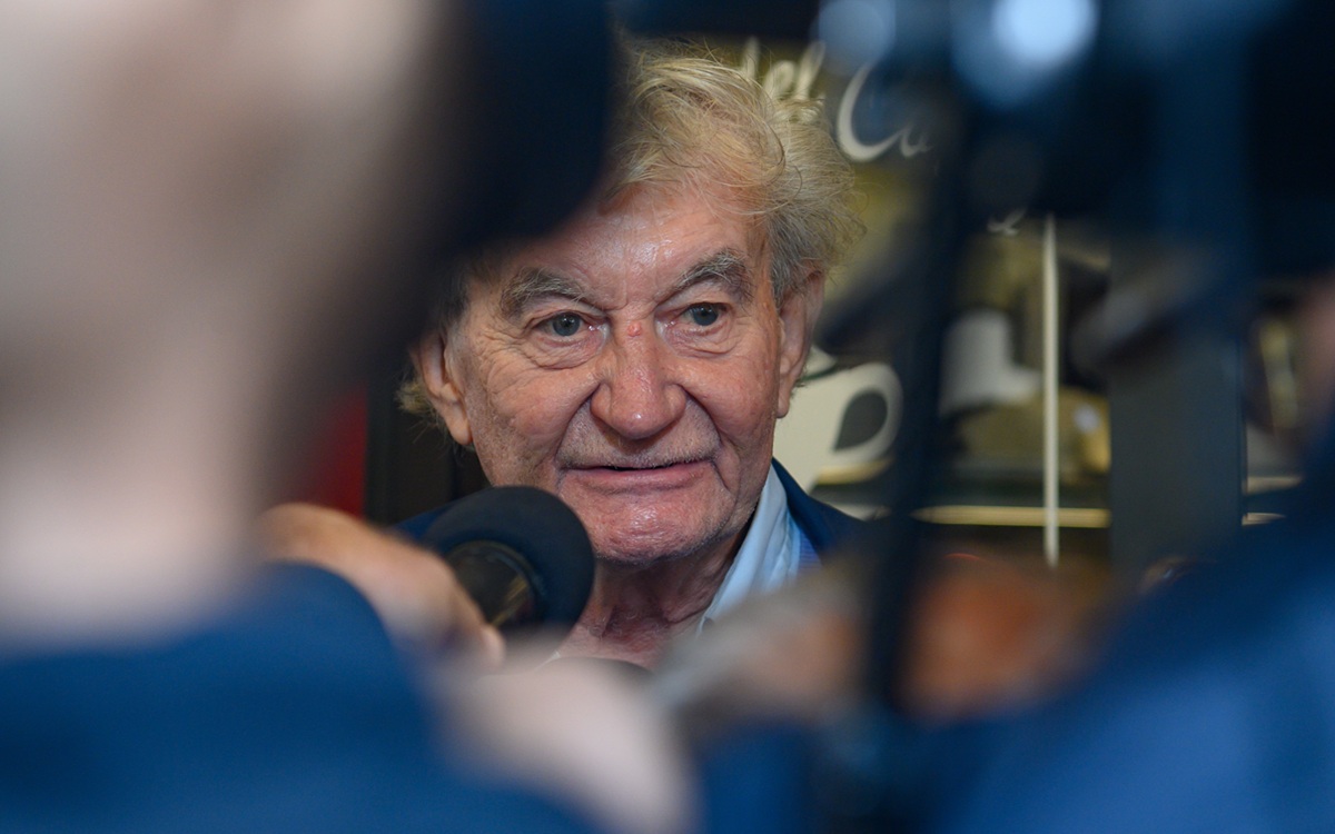 L’ultima di Lovati? Il Grande Fratello Vip: “Decide il mio agente”. Intanto si rifà il sorriso in Albania… L’ultima di Lovati? Il Grande Fratello Vip: “Decide il mio agente”. Intanto si rifà il sorriso in Albania…