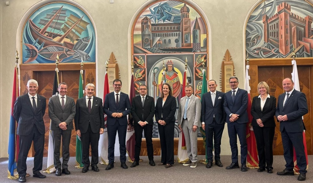 Cattaneo alla Conferenza Arge Alp di Trento: “Le Olimpiadi simbolo di pace e cooperazione tra le regioni alpine” Cattaneo alla Conferenza Arge Alp di Trento: “Le Olimpiadi simbolo di pace e cooperazione tra le regioni alpine”
