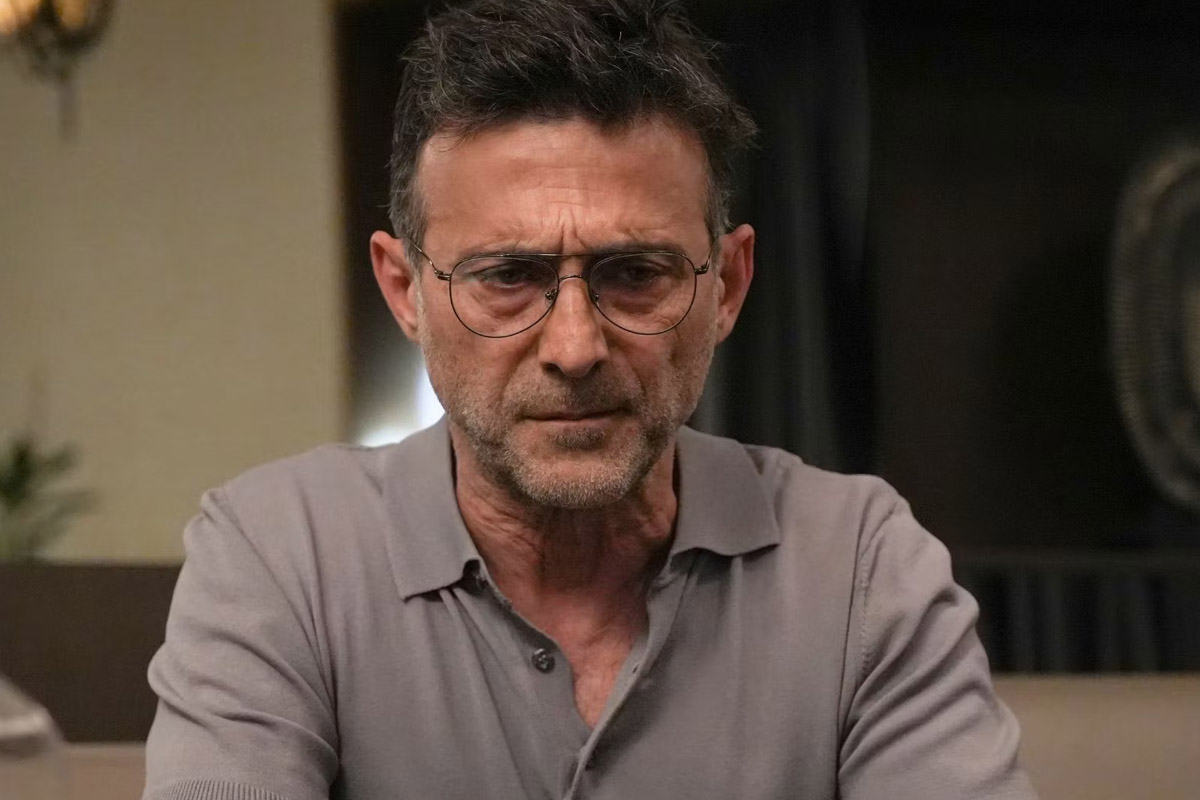 Tradimento, stasera su Canale 5 una nuova puntata: Oltan sposa Ipek solo per riconoscenza Tradimento, stasera su Canale 5 una nuova puntata: Oltan sposa Ipek solo per riconoscenza