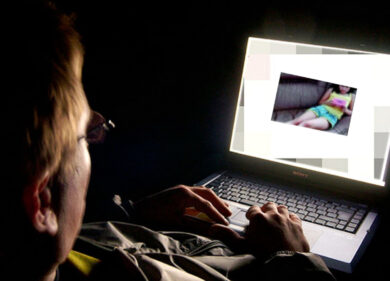 Pedopornografia: video con violenze sessuali su bambini, 5 arresti in Piemonte