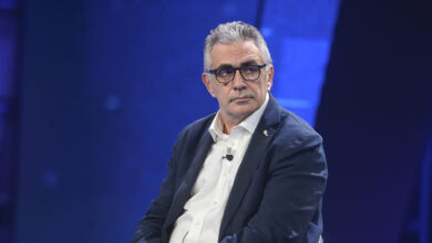 Vaccini, Pregliasco: “Non mi hanno scoperto, ho spiegato io i rapporti (normali) economici con le aziende. Soldi per la ricerca, non per parlare di Covid”