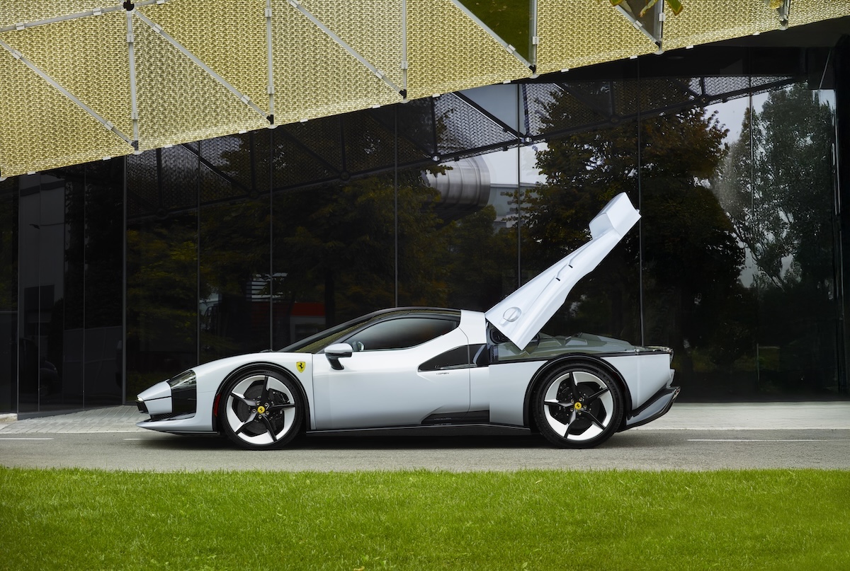 Ferrari SC40 One-Off: omaggio alla F40 su base 296 GTB