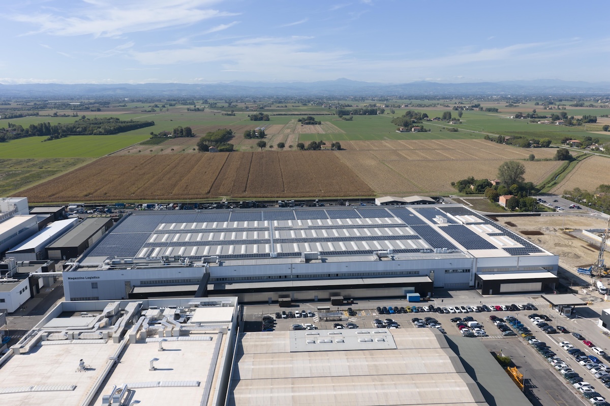 Lamborghini accelera sul fotovoltaico: più autonomia energetica Lamborghini accelera sul fotovoltaico: più autonomia energetica