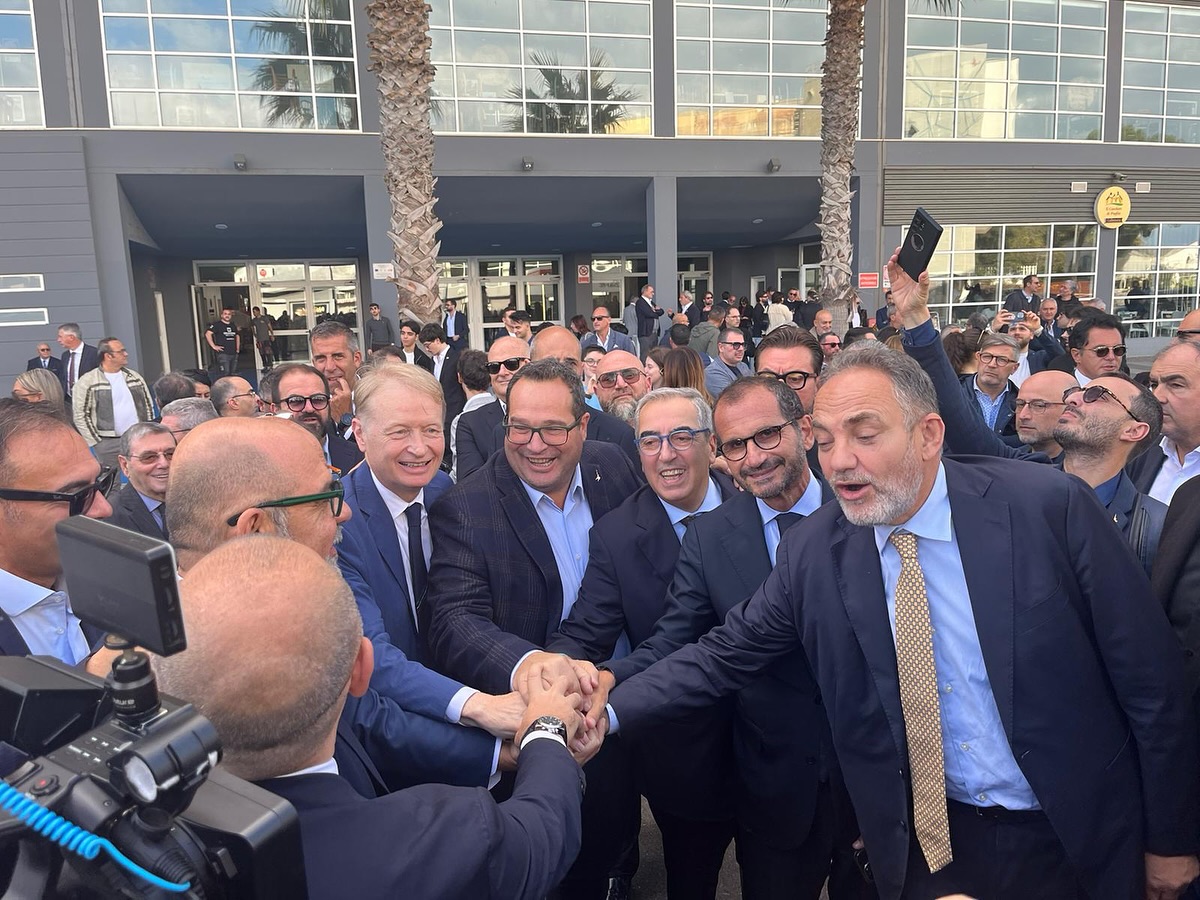 Decaro – Lobuono: al via la corsa per la presidenza della Regione Puglia Decaro – Lobuono: al via la corsa per la presidenza della Regione Puglia