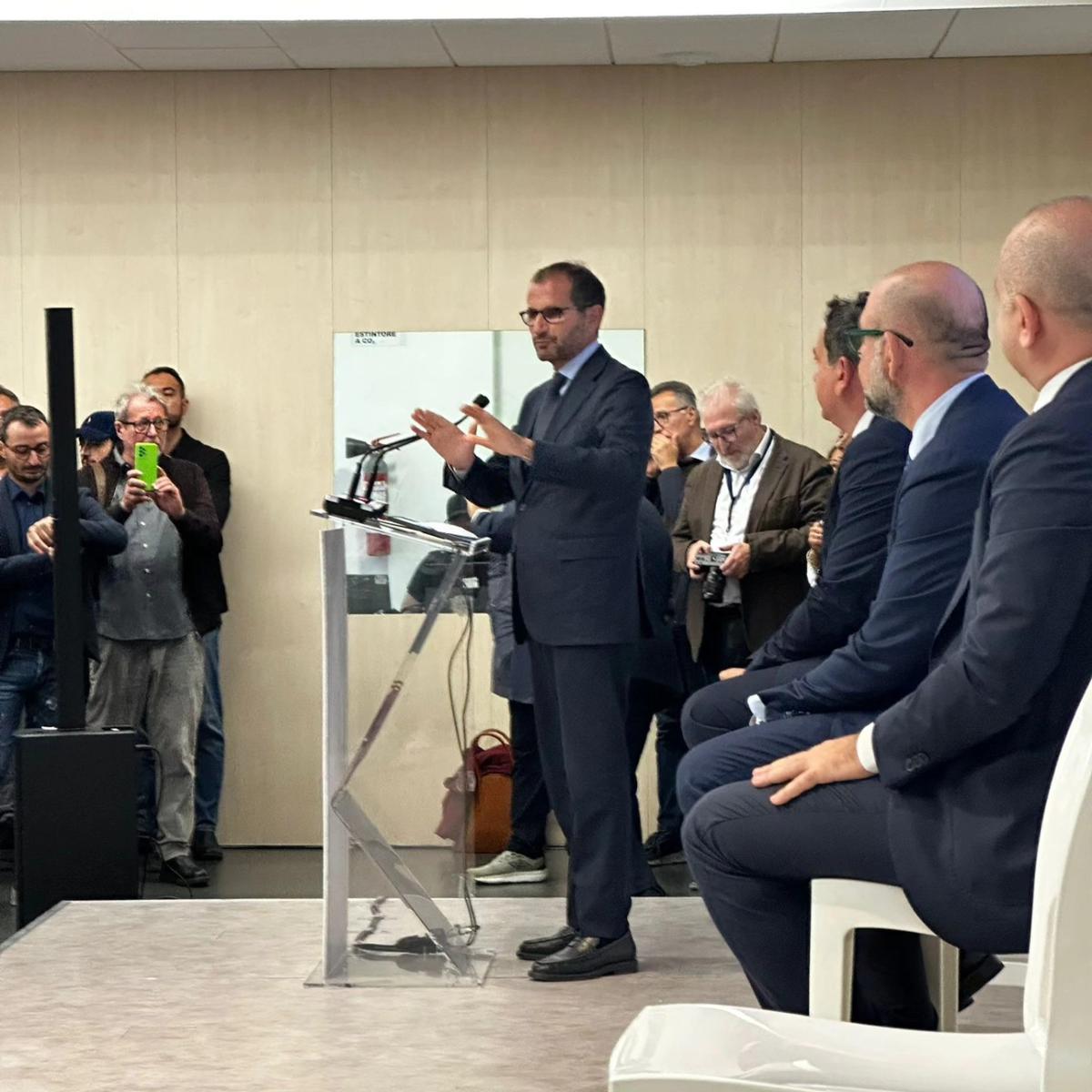 Decaro – Lobuono: al via la corsa per la presidenza della Regione Puglia Decaro – Lobuono: al via la corsa per la presidenza della Regione Puglia