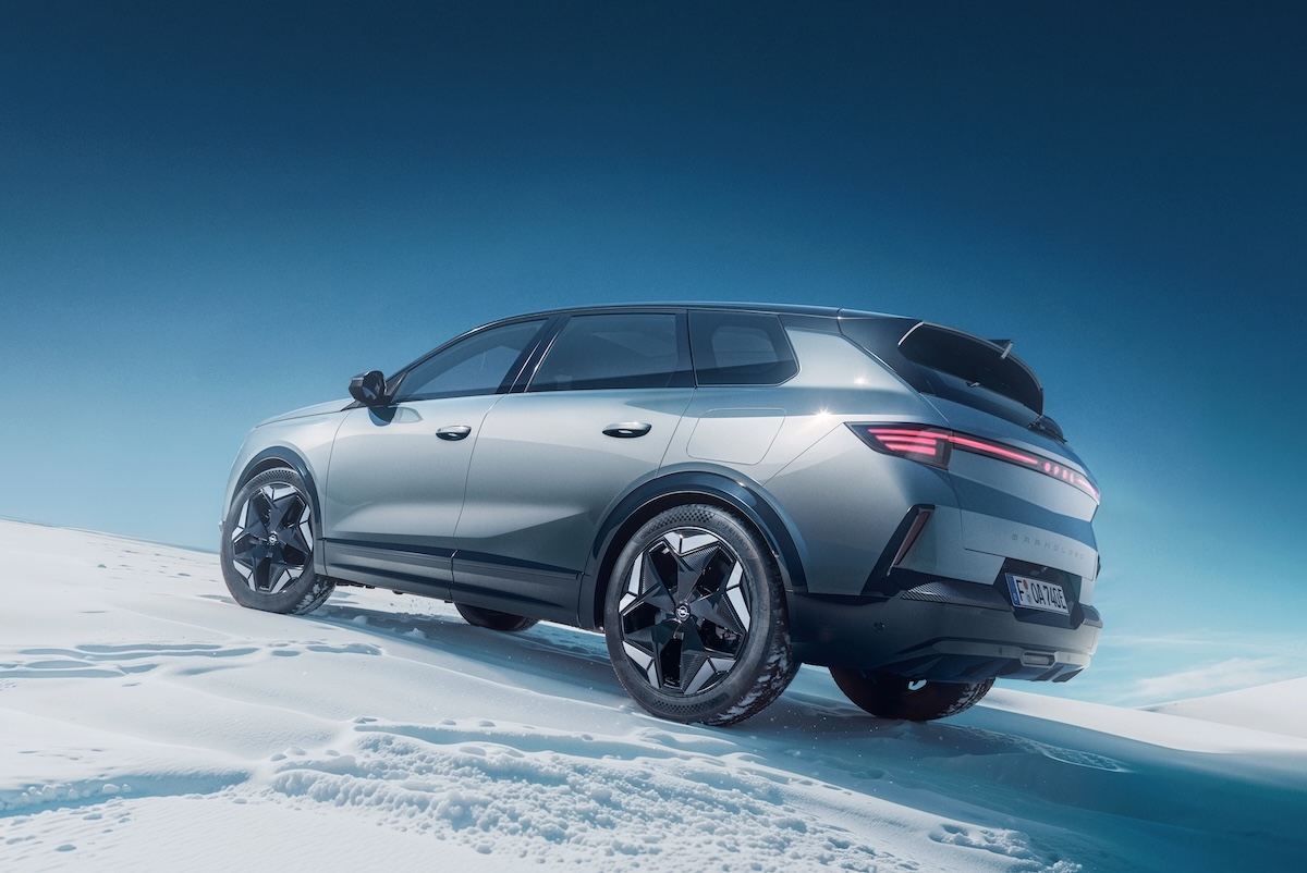 Auto Zürich 2025: Opel accende i riflettori su GSE e 4×4 elettrico Auto Zürich 2025: Opel accende i riflettori su GSE e 4×4 elettrico