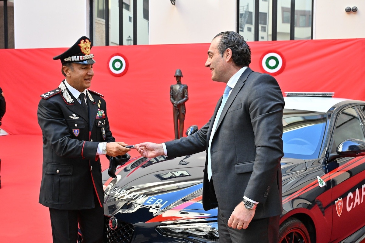 Carabinieri: Maserati MCPURA e Giulia QV al servizio della collettività Carabinieri: Maserati MCPURA e Giulia QV al servizio della collettività