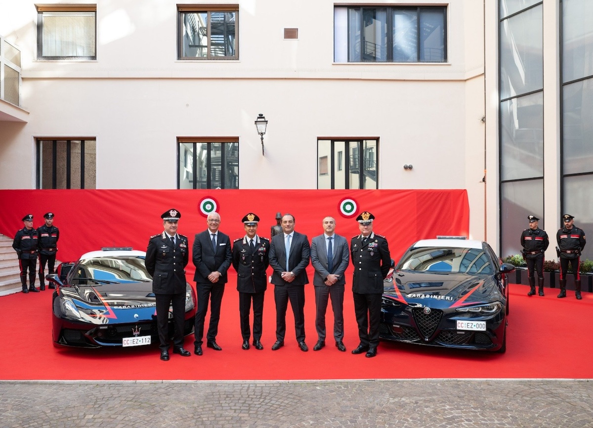Carabinieri: Maserati MCPURA e Giulia QV al servizio della collettività Carabinieri: Maserati MCPURA e Giulia QV al servizio della collettività