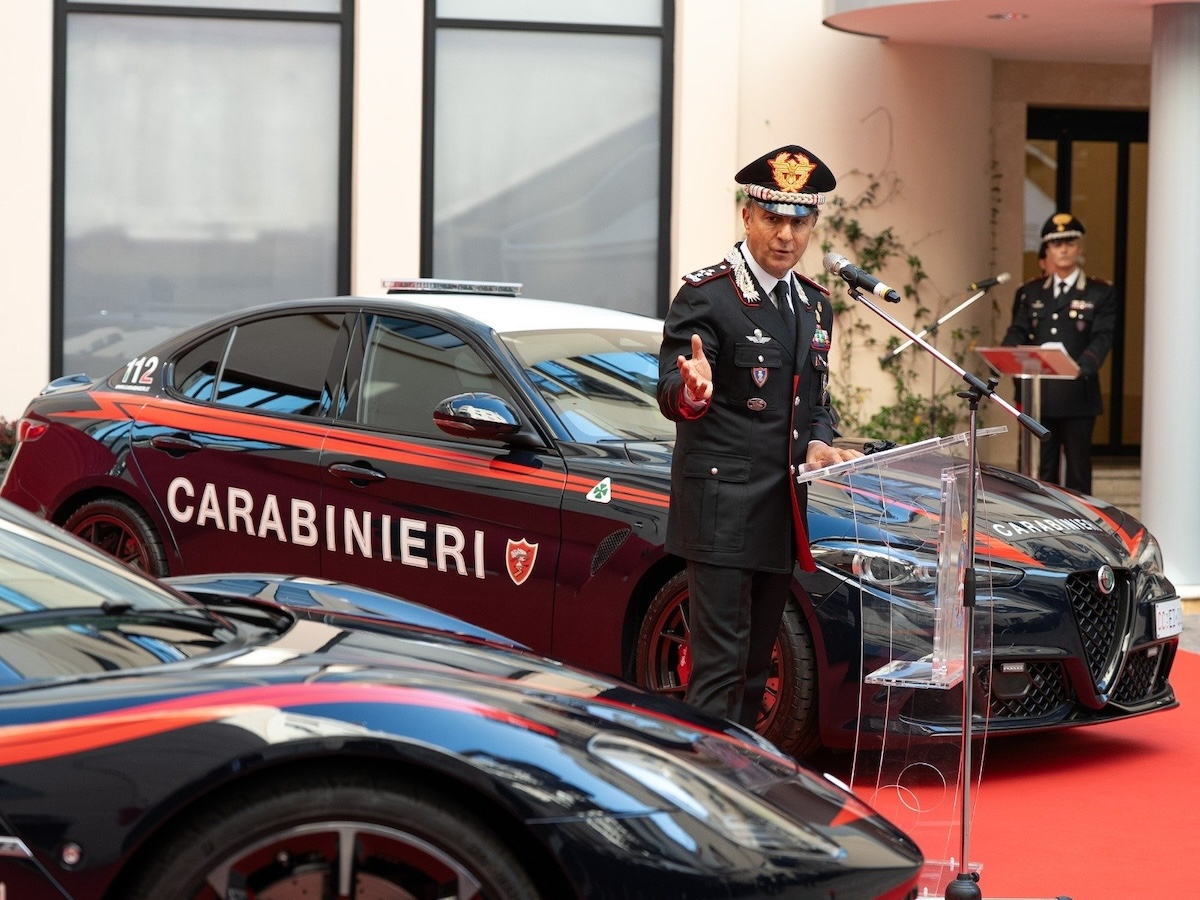 Carabinieri: Maserati MCPURA e Giulia QV al servizio della collettività Carabinieri: Maserati MCPURA e Giulia QV al servizio della collettività