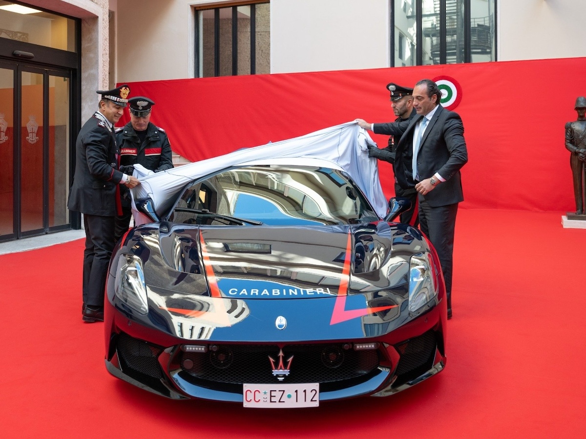 Carabinieri: Maserati MCPURA e Giulia QV al servizio della collettività Carabinieri: Maserati MCPURA e Giulia QV al servizio della collettività