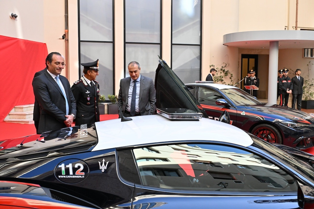 Carabinieri: Maserati MCPURA e Giulia QV al servizio della collettività Carabinieri: Maserati MCPURA e Giulia QV al servizio della collettività