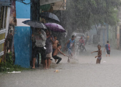 L’uragano Melissa tocca terra in Giamaica: raffiche di 265 km all’ora, a Cuba 600mila evacuati