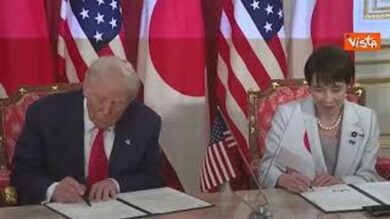 Trump e premier giapponese Sanae Takaichi firmano accordi su terre rare