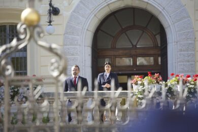 Rai, Il Collegio 9 boom (negli anni ’90 con Pierluigi Pardo): il docu-reality vola su RaiPlay con i provini – Arrivano le prime 4 puntate