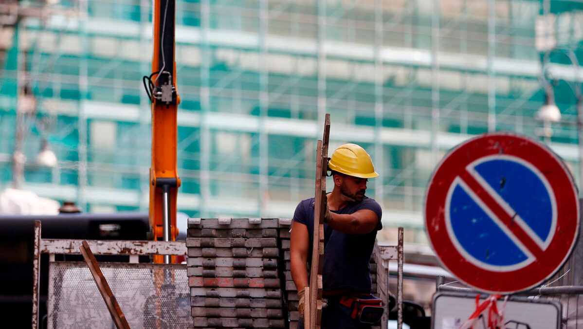Guerra in Iran, che stangata sull’economia: energia sempre più cara e investimenti bloccati. L’analisi Guerra in Iran, che stangata sull’economia: energia sempre più cara e investimenti bloccati. L’analisi