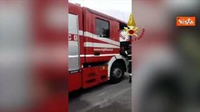 Scontro tra suv e bus carico di studenti a Treviso, morto automobilista 85enne senza patente